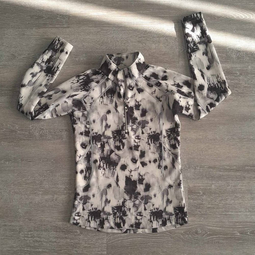 Sunice 1/4 Zip Pullover, Black White, Size Small, Megan S77500